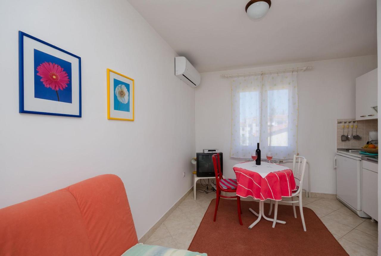 Apartments Milan Пореч Екстериор снимка