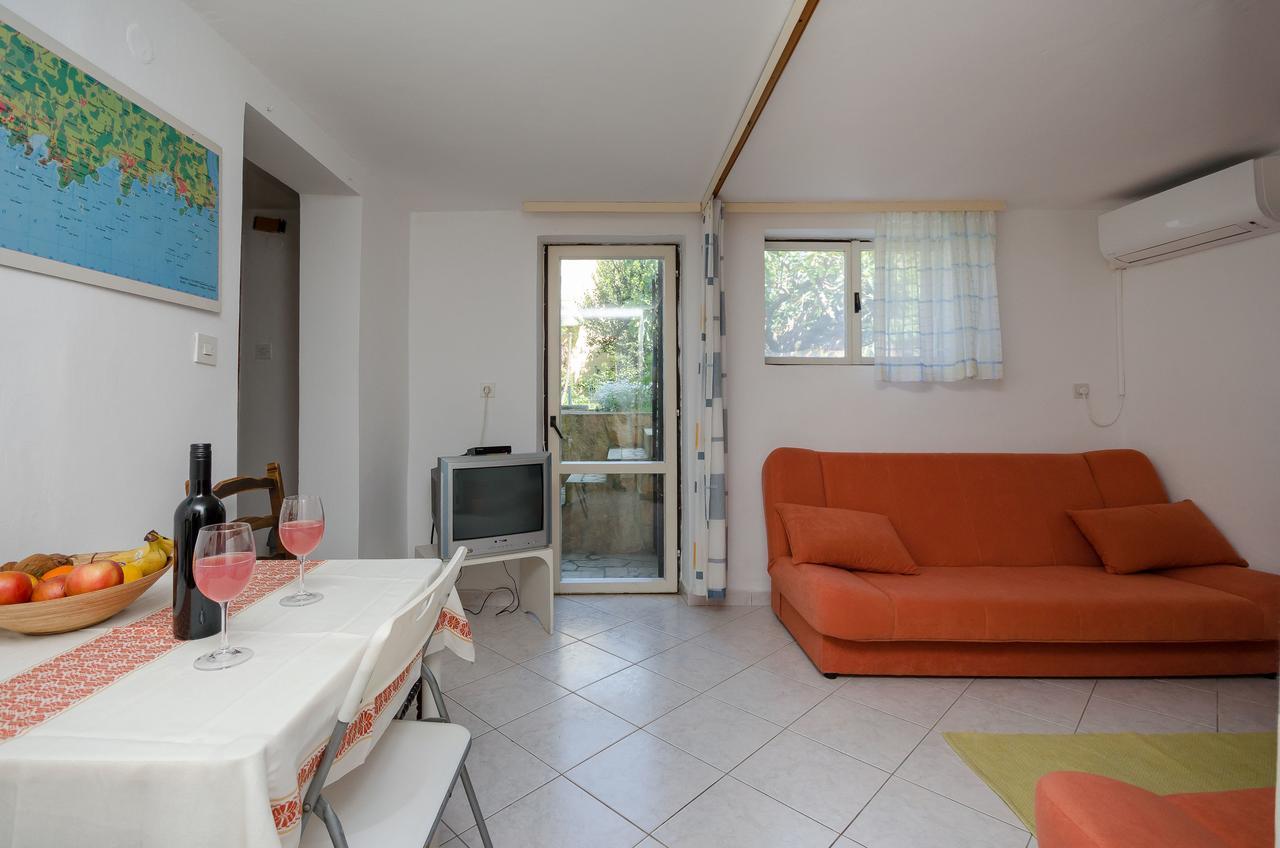 Apartments Milan Пореч Екстериор снимка