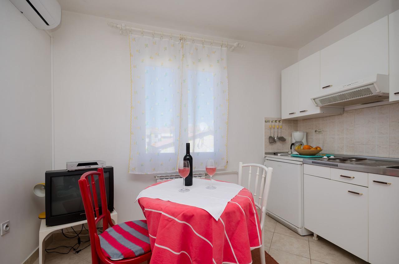 Apartments Milan Пореч Екстериор снимка